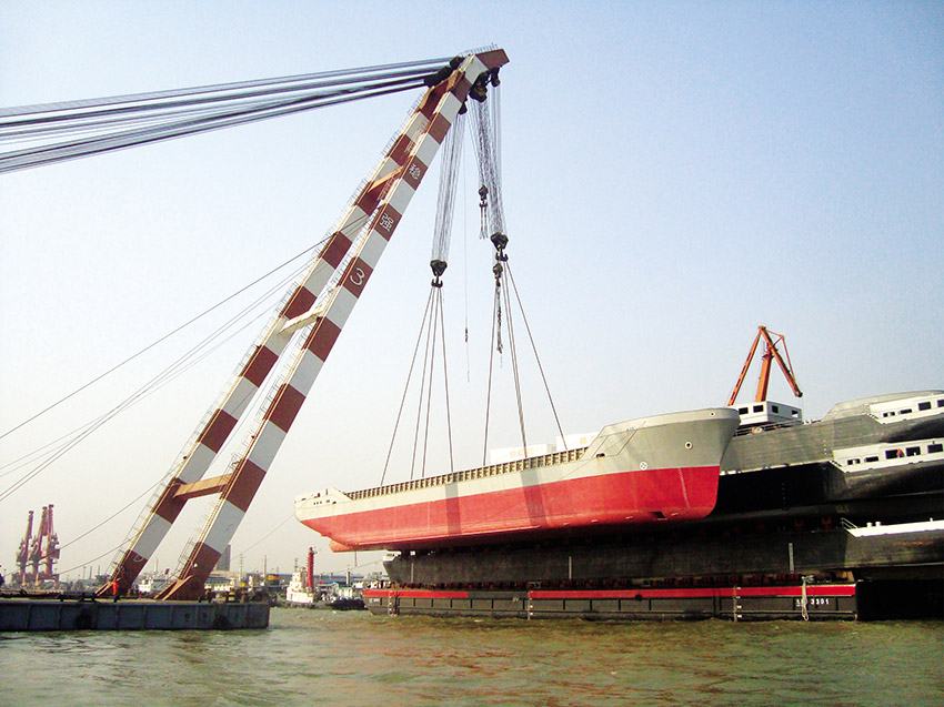 粮油码头驳船吊装工程