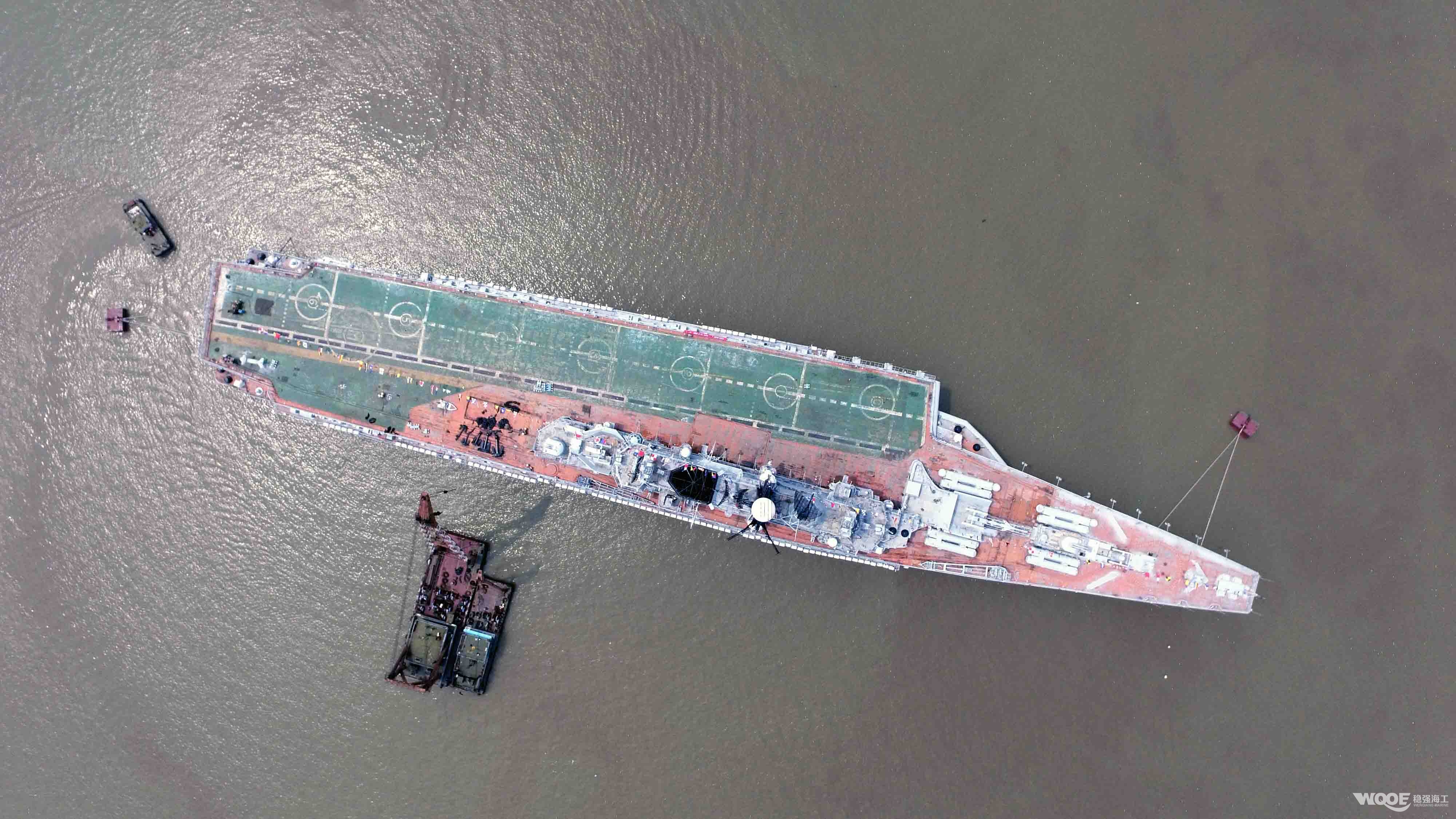 明斯克航空母舰锚缆铺设